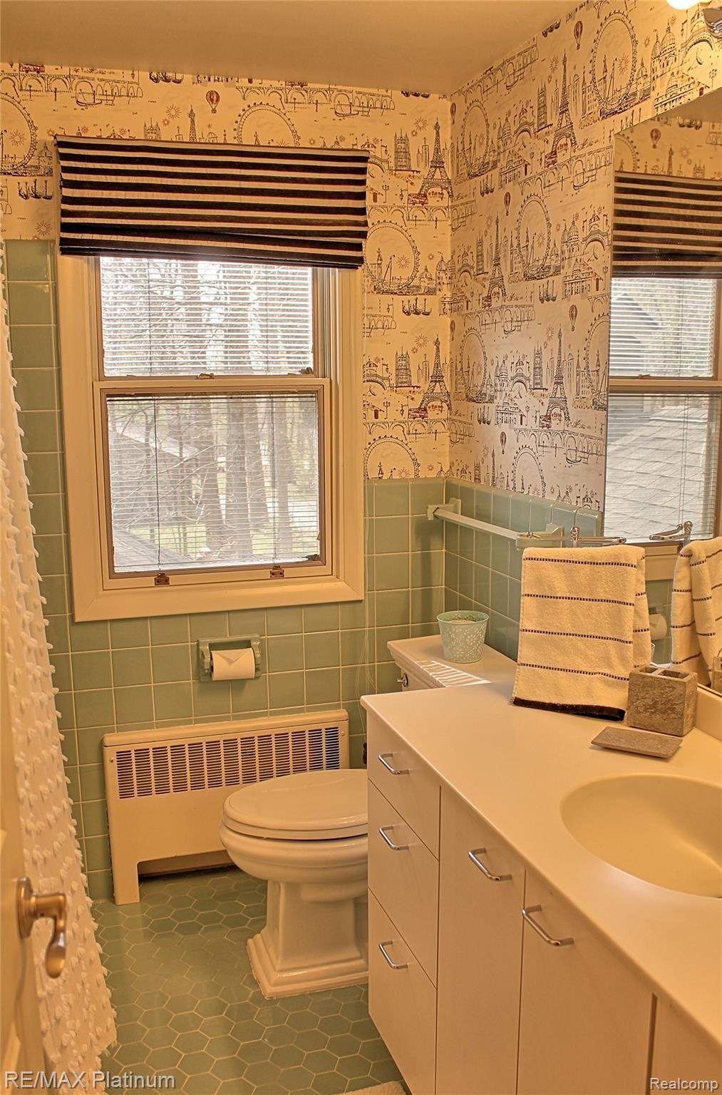 625 Spring Valley Road Ann Arbor, MI 48105 - Photo 27 of 75 FullBath.jpg