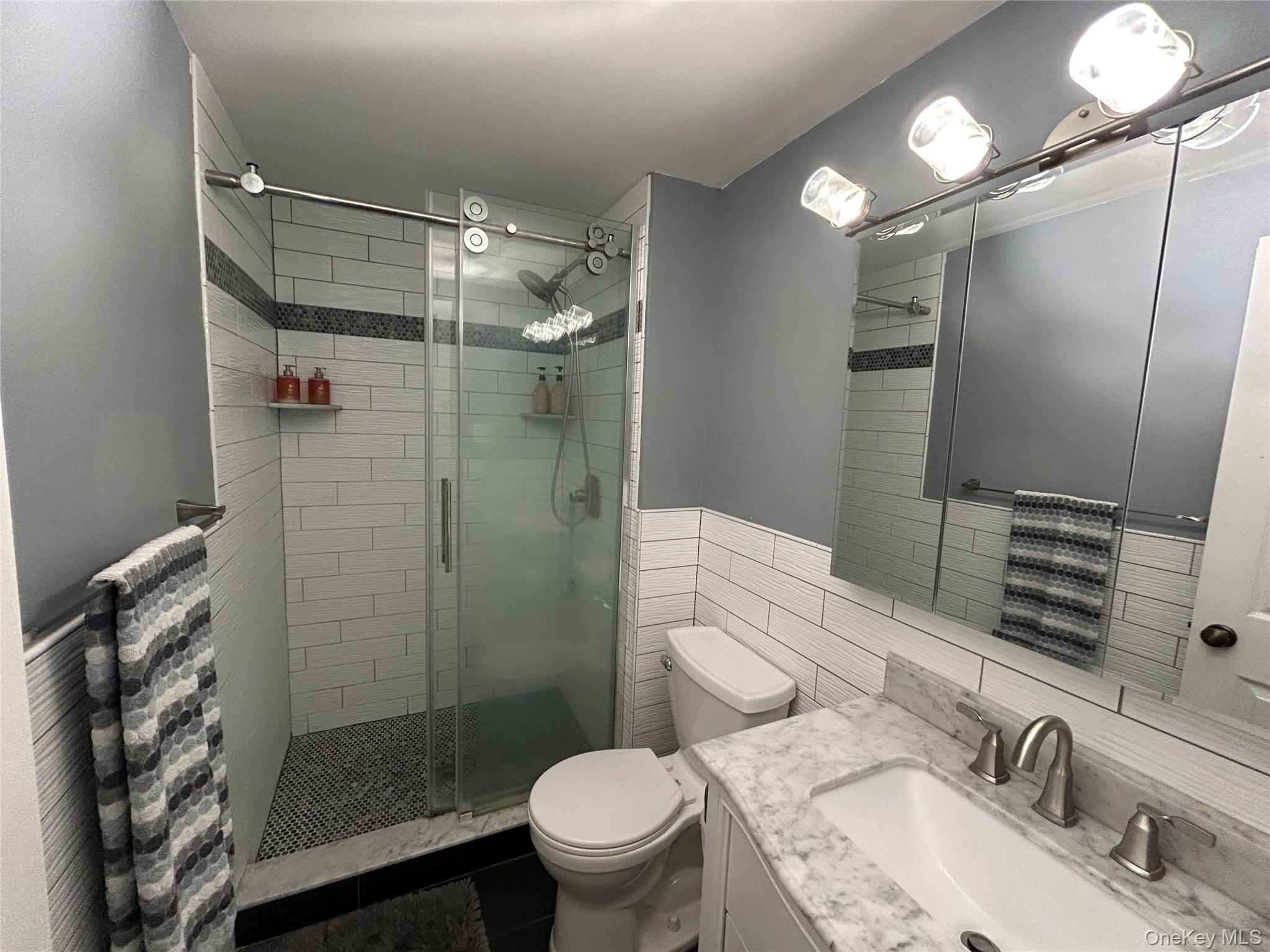 94 Jansen Road Pine Bush, NY 12566 - Photo 29 of 49 Primary Full Bath