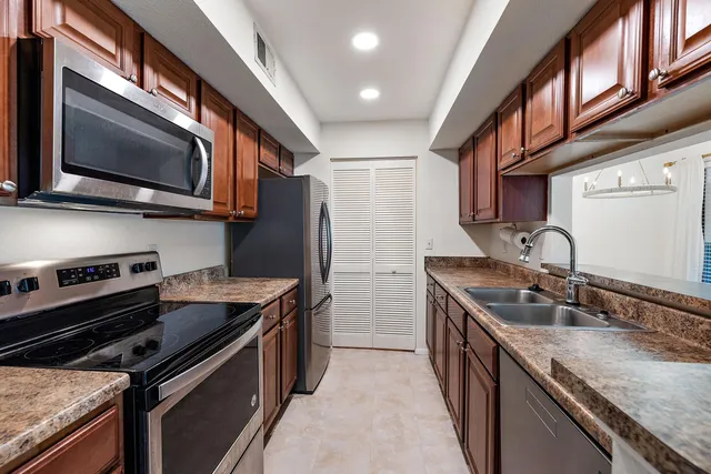 $1,895 | 1481 Center Street, Unit 1303, Mount Pleasant, SC 29464