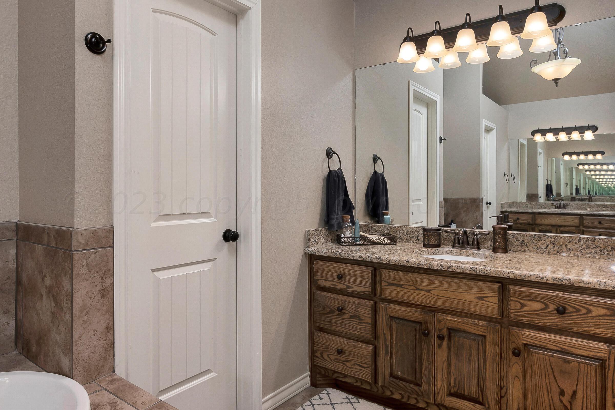 18351 Hidden Springs Road Amarillo, TX 79124 - Photo 15 of 33 017_Master Bathroom