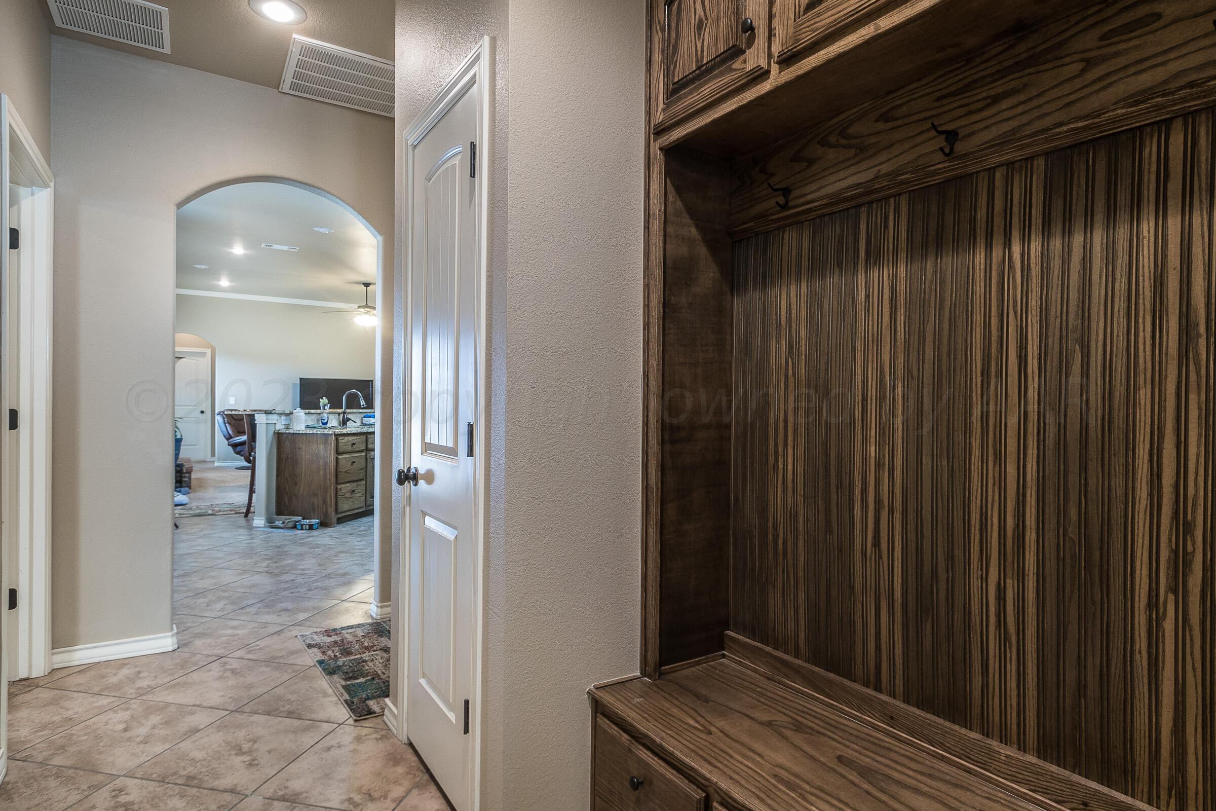 18351 Hidden Springs Road Amarillo, TX 79124 - Photo 27 of 33 028_Mud Room
