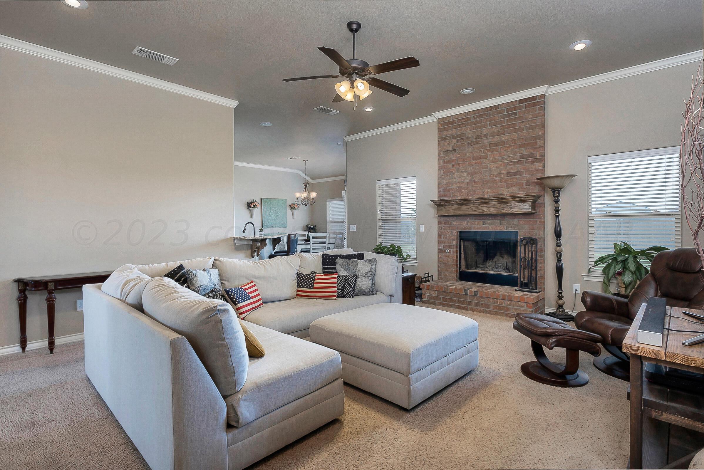 18351 Hidden Springs Road Amarillo, TX 79124 - Photo 4 of 33 006_Living Room