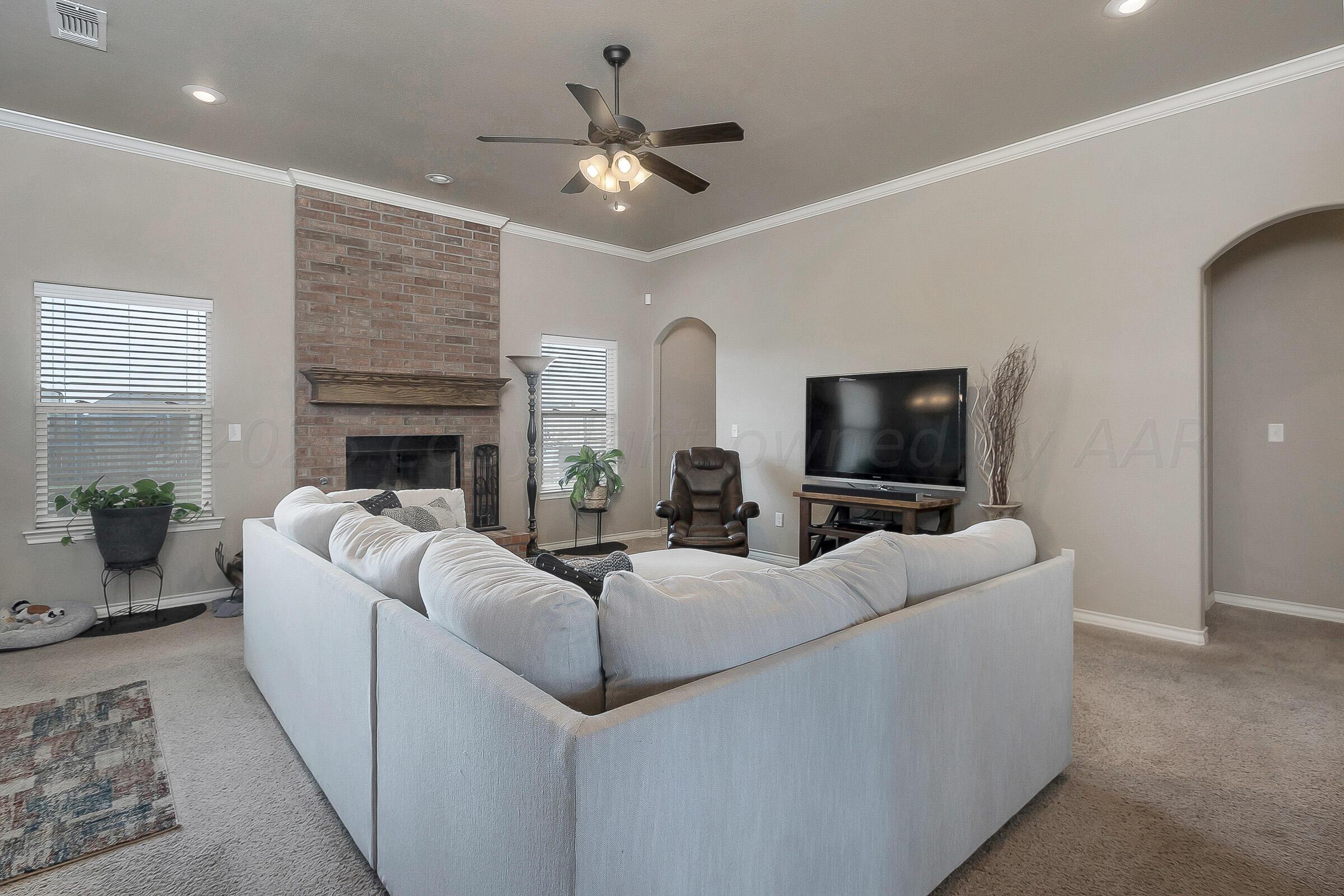 18351 Hidden Springs Road Amarillo, TX 79124 - Photo 6 of 33 008_Living Room 3