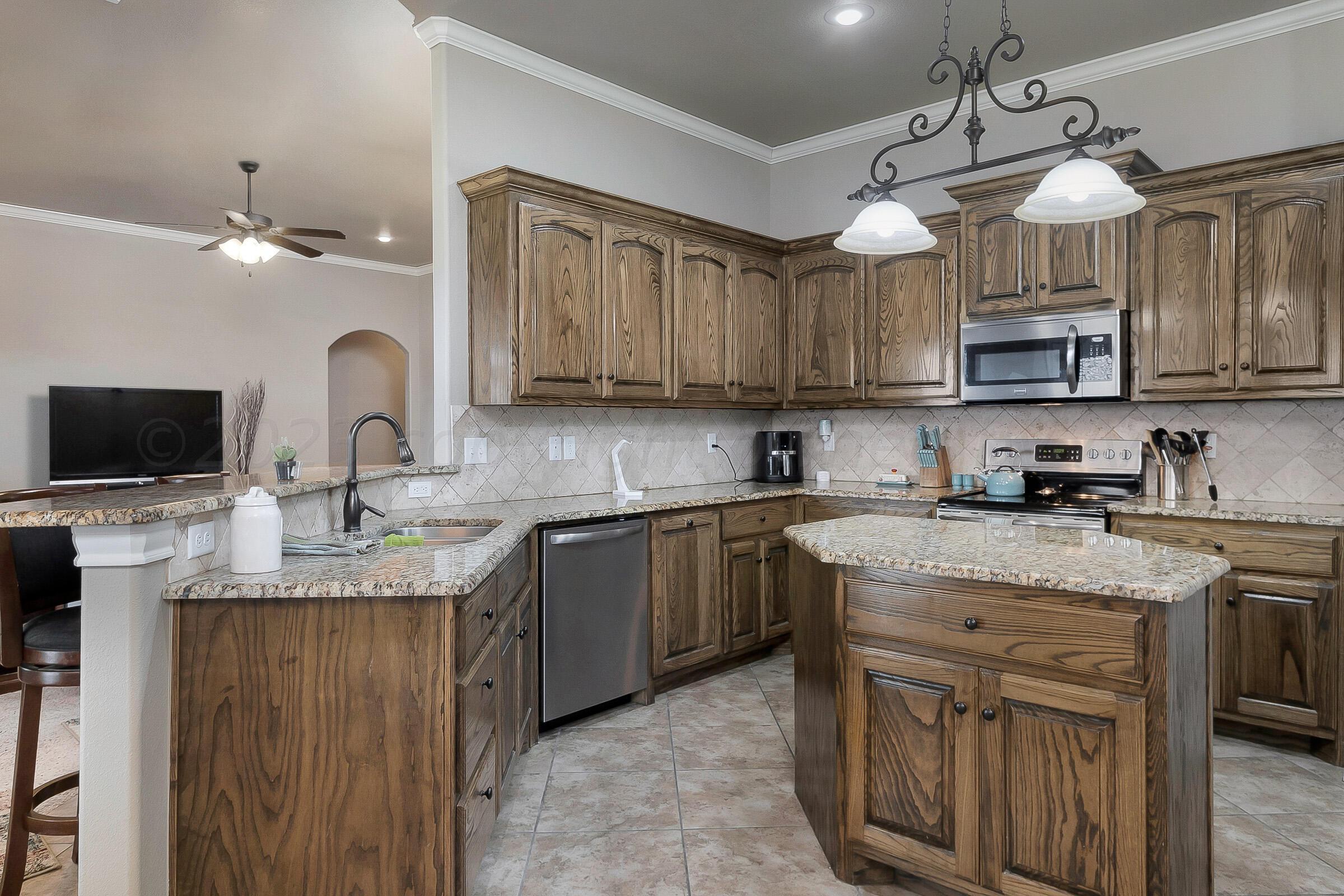 18351 Hidden Springs Road Amarillo, TX 79124 - Photo 8 of 33 010_Kitchen 2
