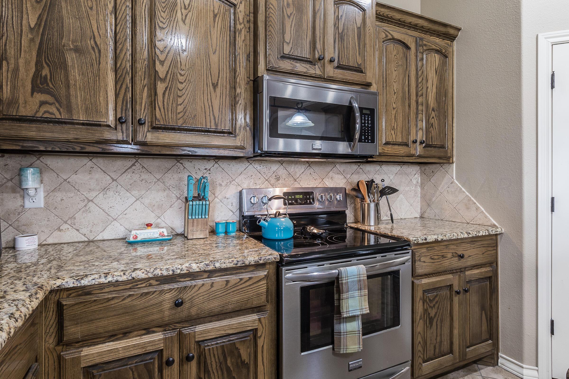 18351 Hidden Springs Road Amarillo, TX 79124 - Photo 9 of 33 011_Kitchen 3