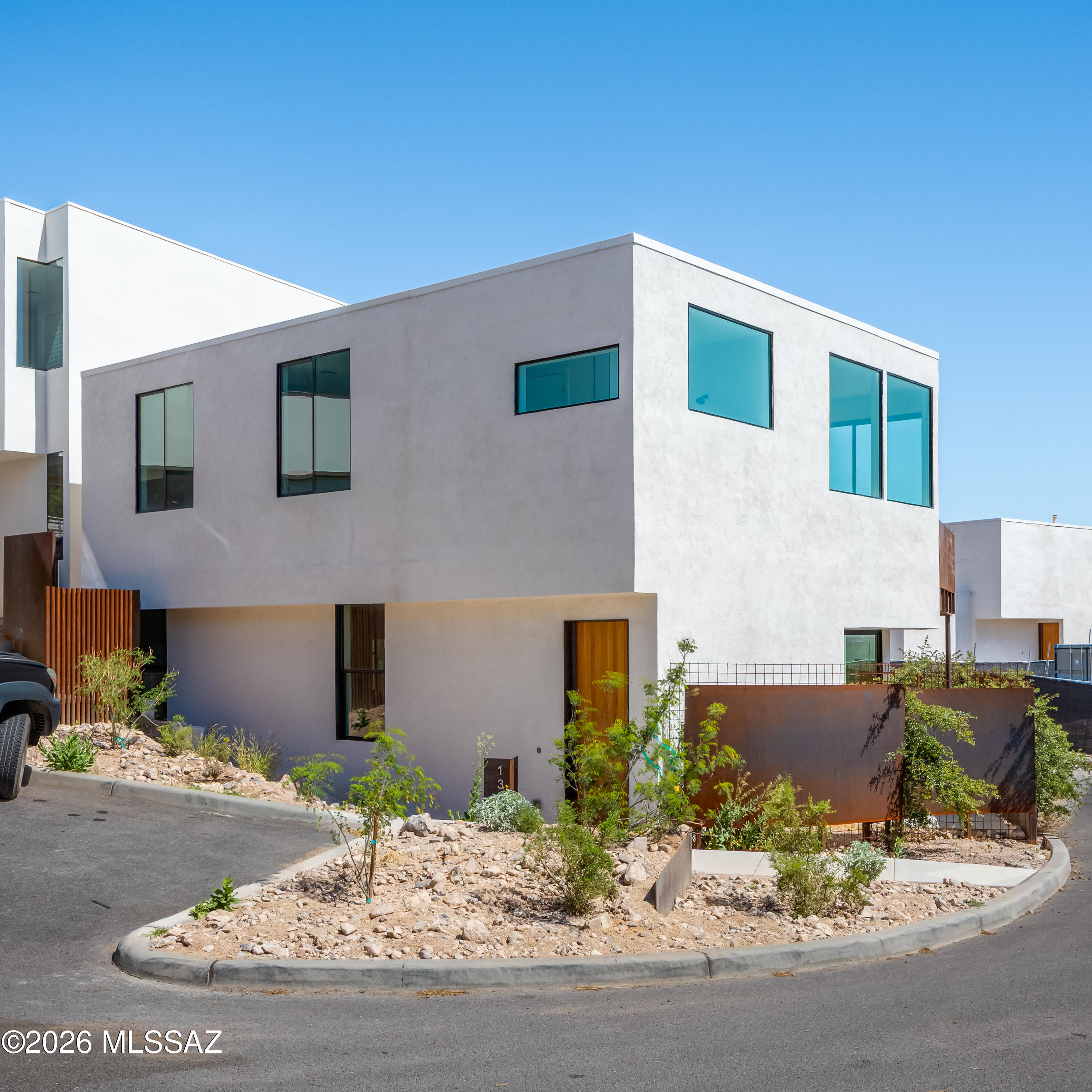 1372 West Sentinel View Loop West Tucson, AZ 85745 - Photo 2 of 42 Front & Guest Parking