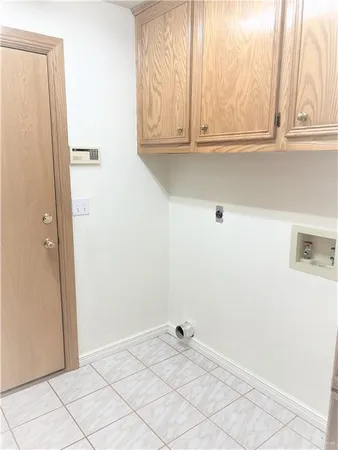 a view of an empty room with window