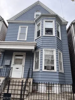 $2,100 | 162 Parker Street, Newark, NJ 07104
