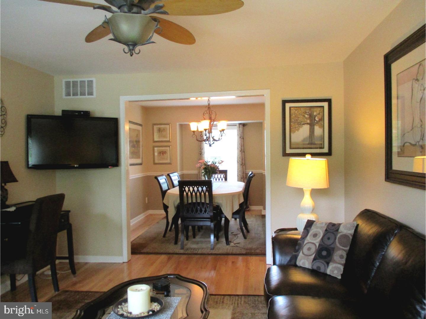 24 Longhurst Road Evesham, NJ 08053 - Photo 8 of 25 Living Room