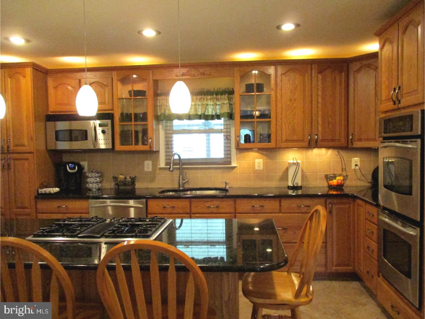 24 Longhurst Road Evesham, NJ 08053 - Photo 10 of 25 Kitchen