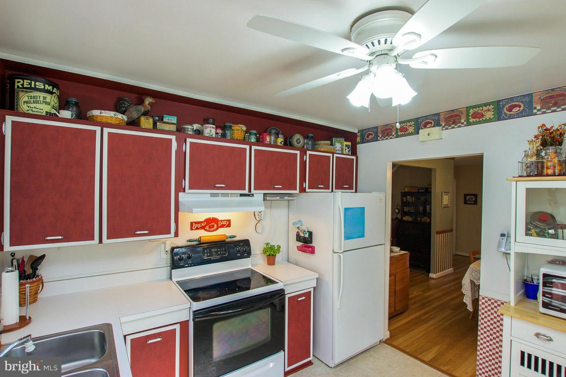 6217 Chesworth Road Catonsville, MD 21228 - Photo 3 of 22 Kitchen