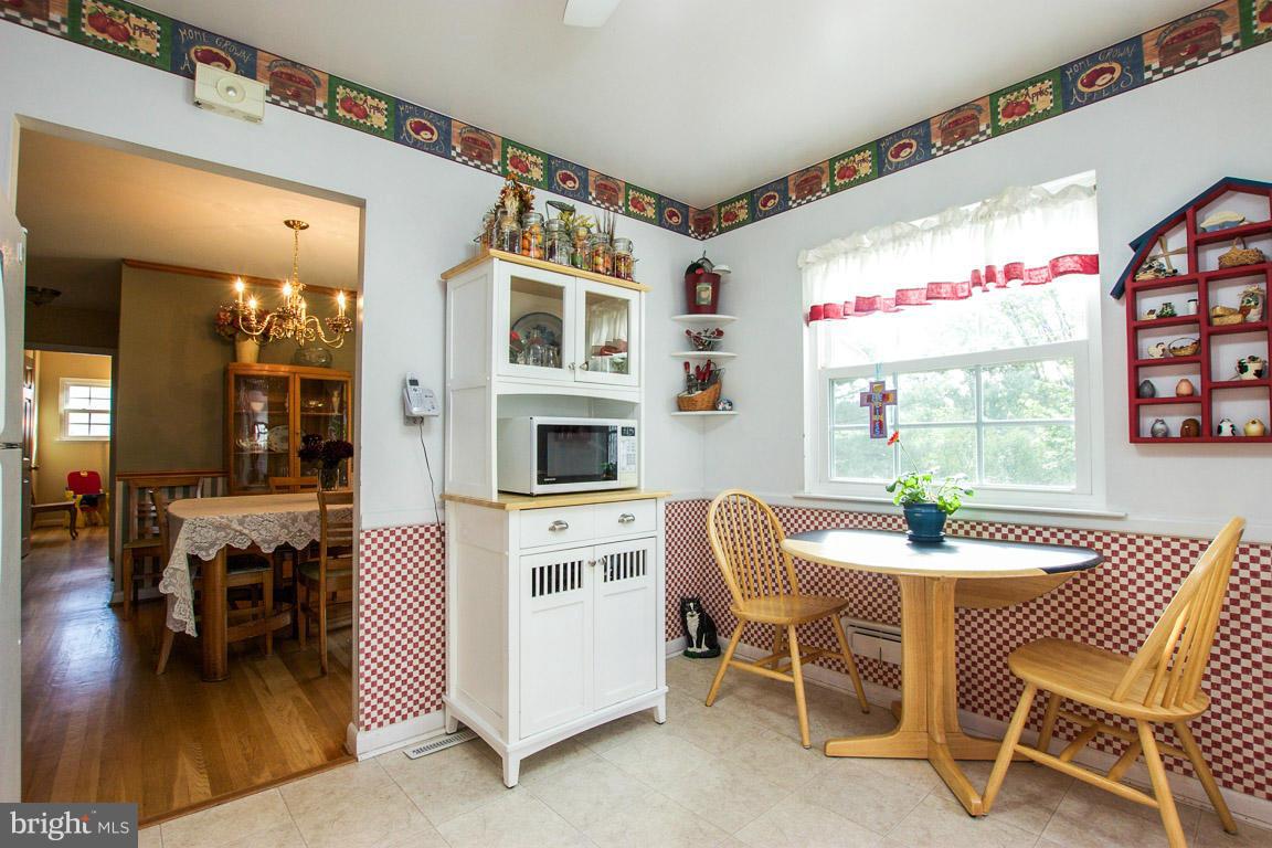 6217 Chesworth Road Catonsville, MD 21228 - Photo 4 of 22 Kitchen