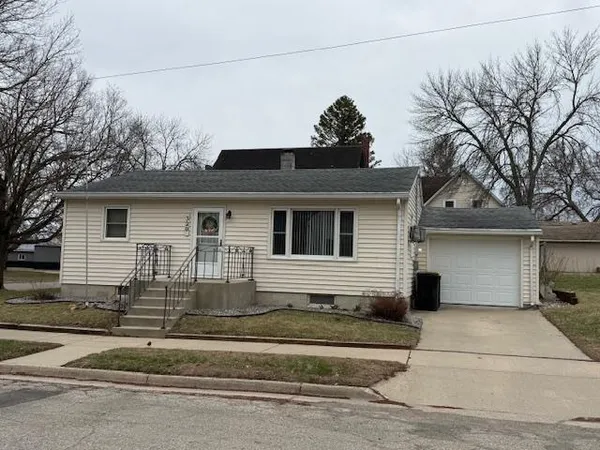 $119,900 | 320 West 3rd Street, Morton, MN 56270