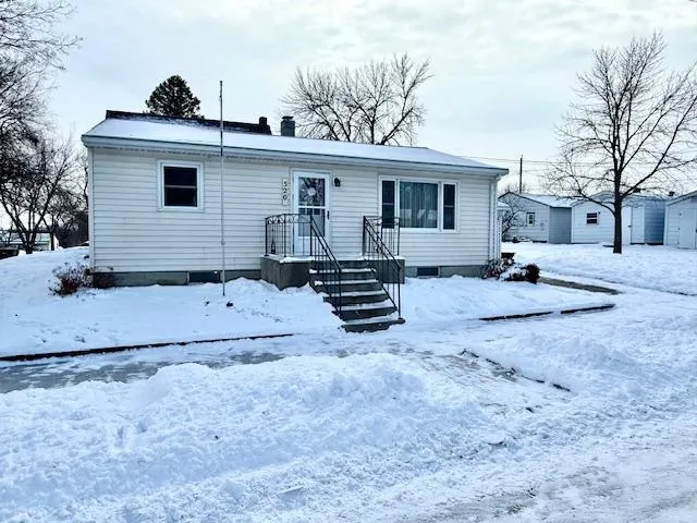$124,900 | 320 West 3rd Street, Morton, MN 56270