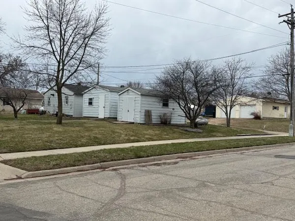 $119,900 | 320 West 3rd Street, Morton, MN 56270