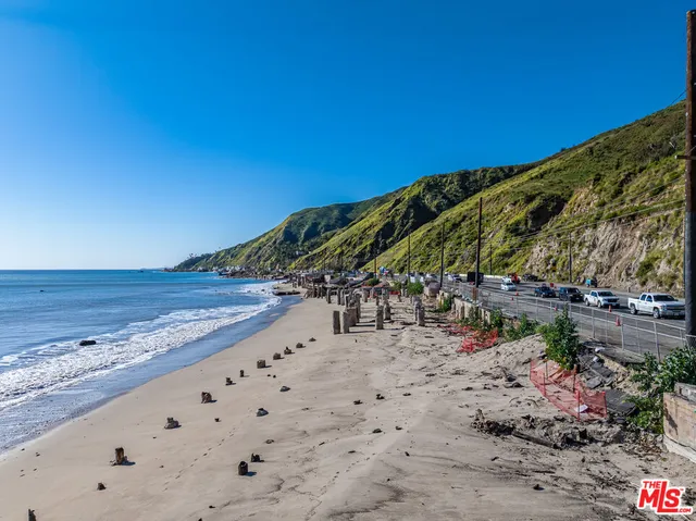 $3,995,000 | 19042 Pacific Coast Highway, Malibu, CA 90265