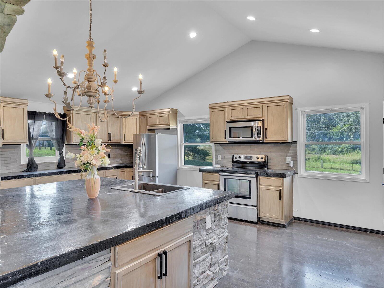 3846 Morganton Road Maryville, TN 37801 - Photo 11 of 30 11