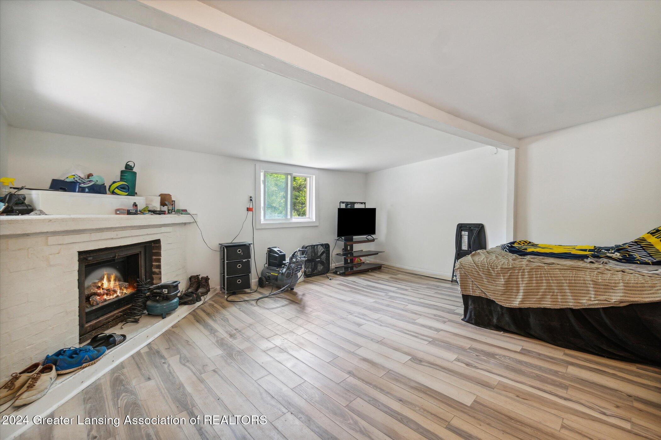 6743 Richard Road Lansing, MI 48911 - Photo 6 of 15 04-6743-Richard-Rd-Lansing-MI-48911-Wind