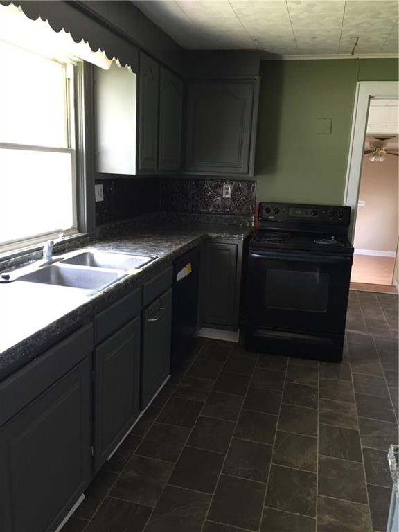 1621 Q Avenue New Castle, IN 47362 - Photo 2 of 10 Gallery Image 2