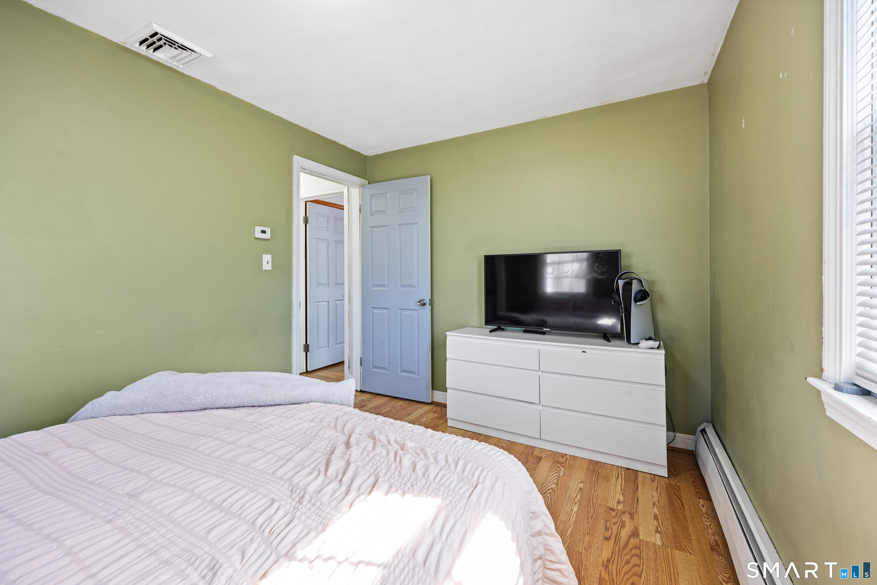 181 Decicco Road Waterbury, CT 06705 - Photo 13 of 30