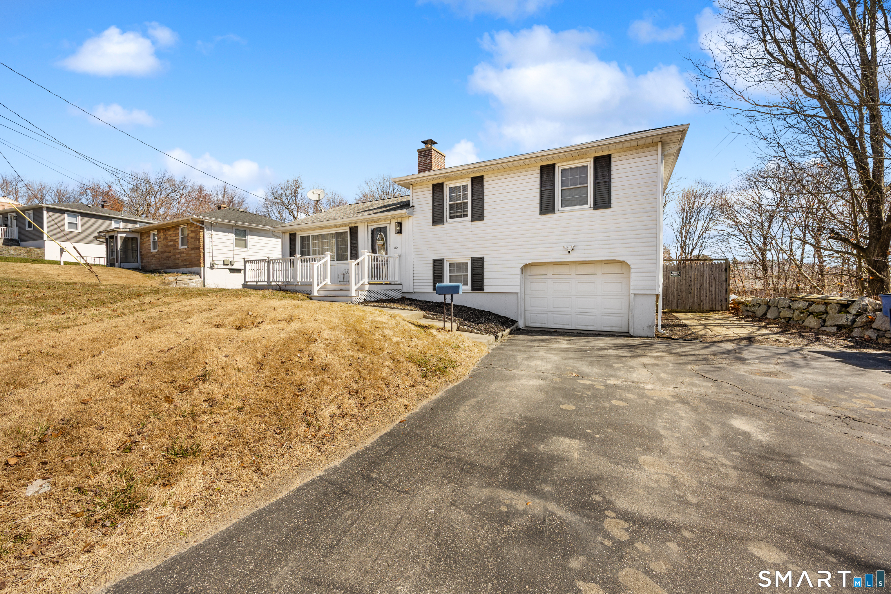 181 Decicco Road Waterbury, CT 06705 - Photo 2 of 30