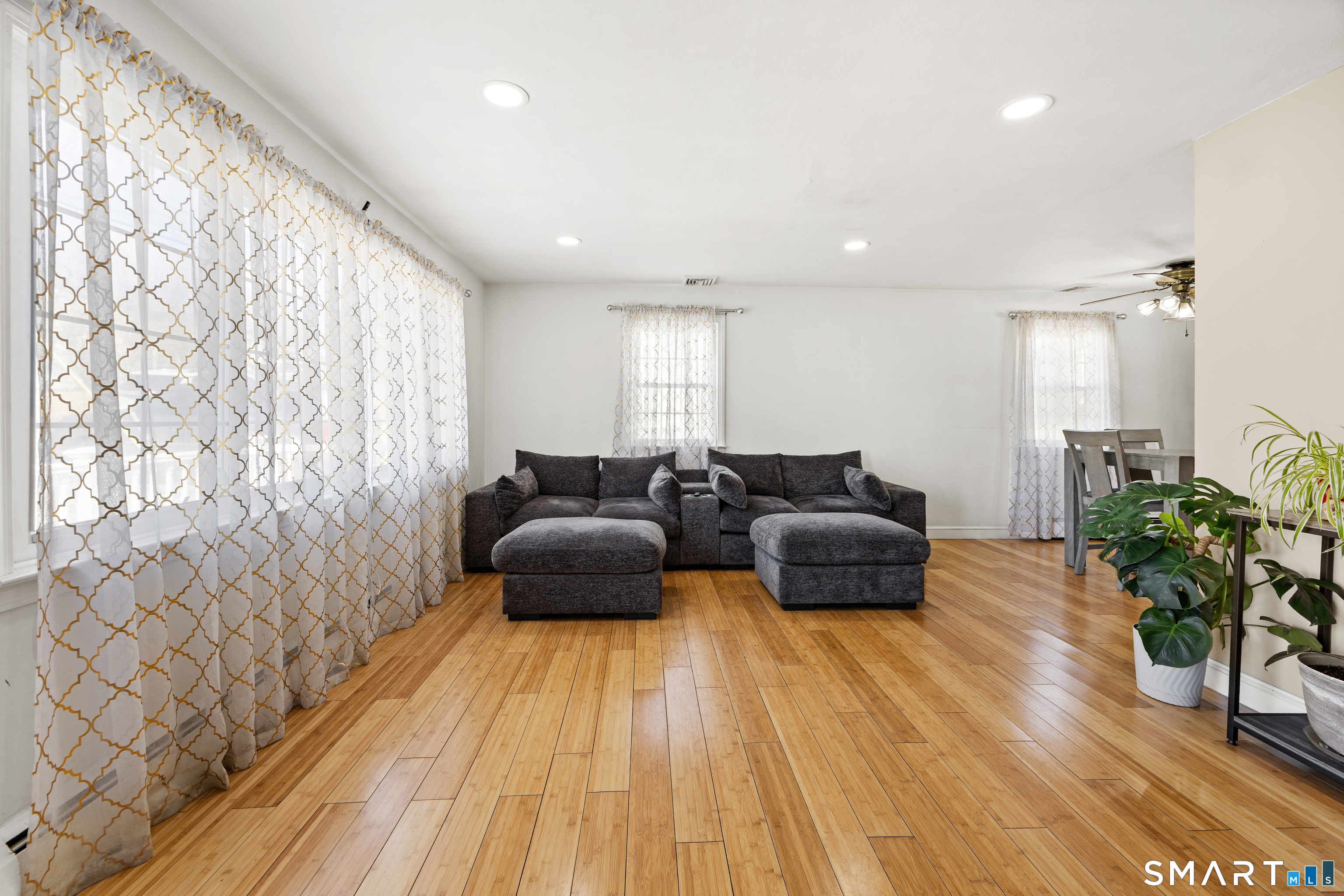 181 Decicco Road Waterbury, CT 06705 - Photo 5 of 30