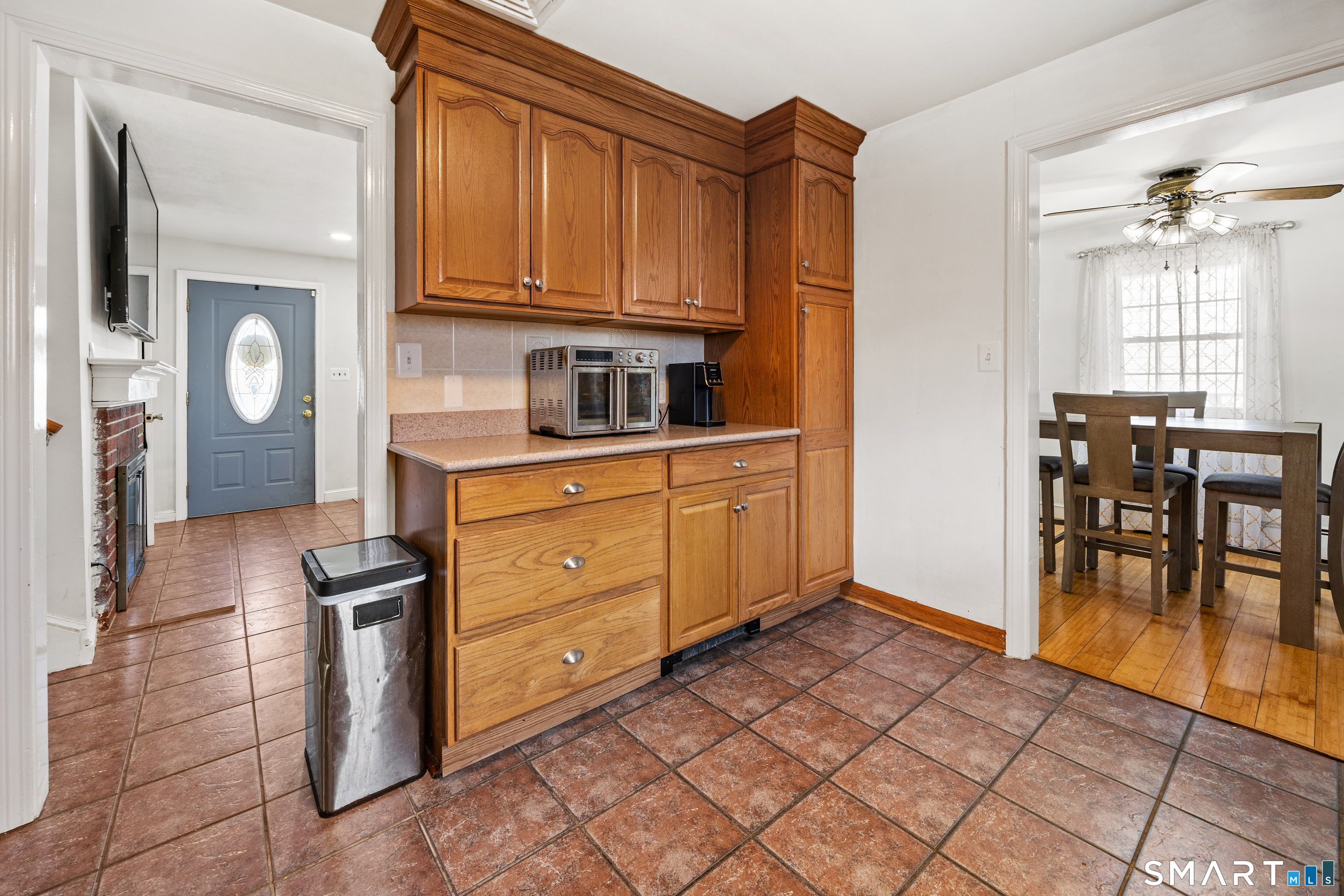 181 Decicco Road Waterbury, CT 06705 - Photo 10 of 30