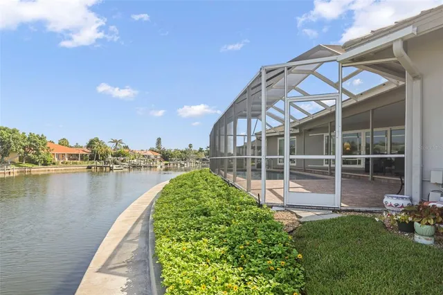 $1,200,000 | 1911 Michigan Avenue Northeast, St. Petersburg, FL 33703