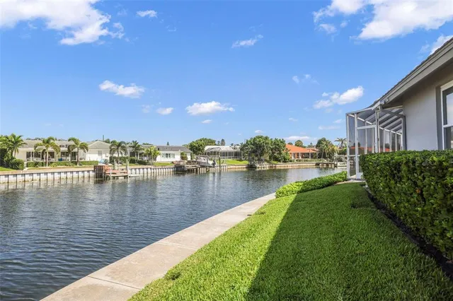 $1,200,000 | 1911 Michigan Avenue Northeast, St. Petersburg, FL 33703
