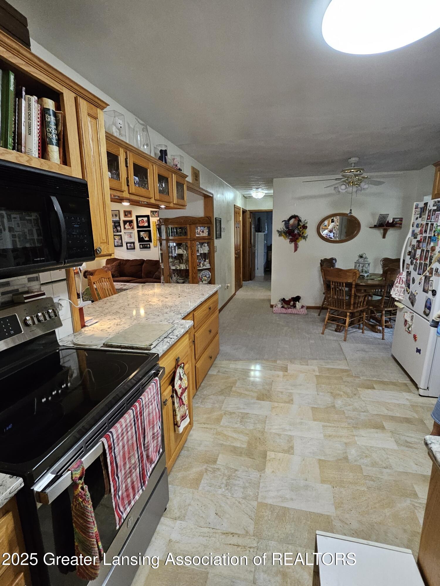 1630 West Kinley Road St. Johns, MI 48879 - Photo 15 of 46 Kitchen view to dining table