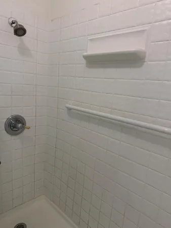 a view of utility room