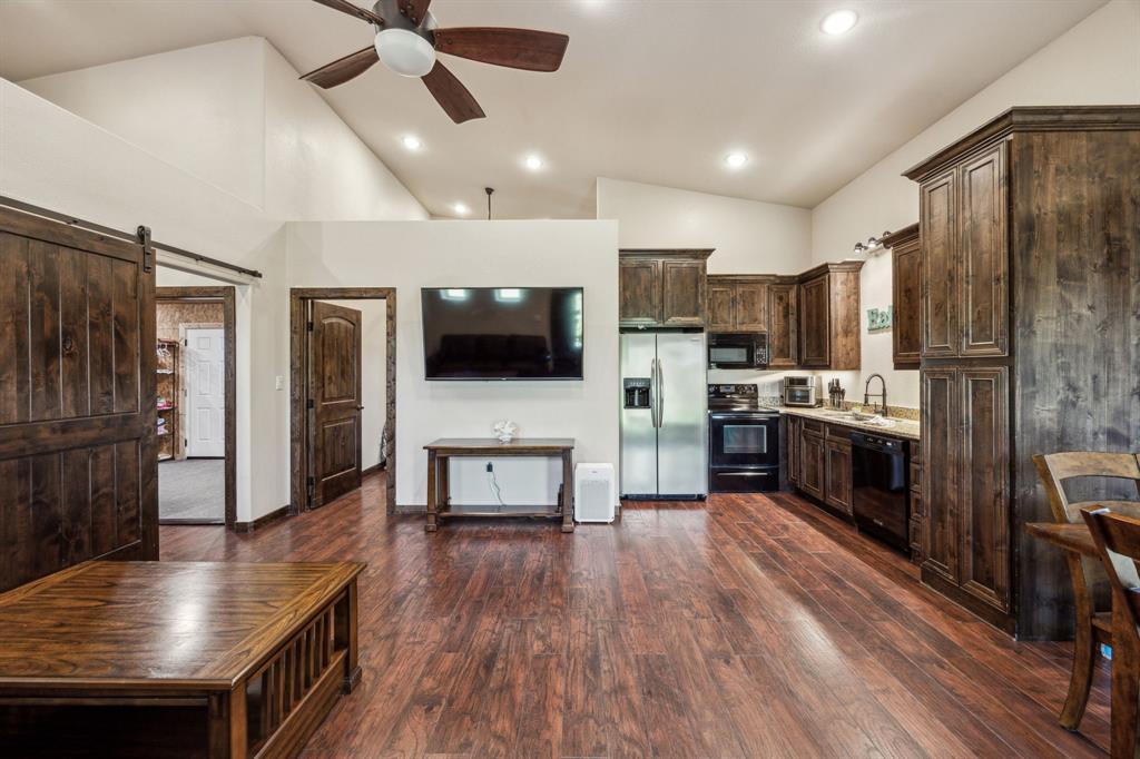 10761 County Road 2326 Terrell, TX 75160 - Photo 27 of 35 Casita Kitchen