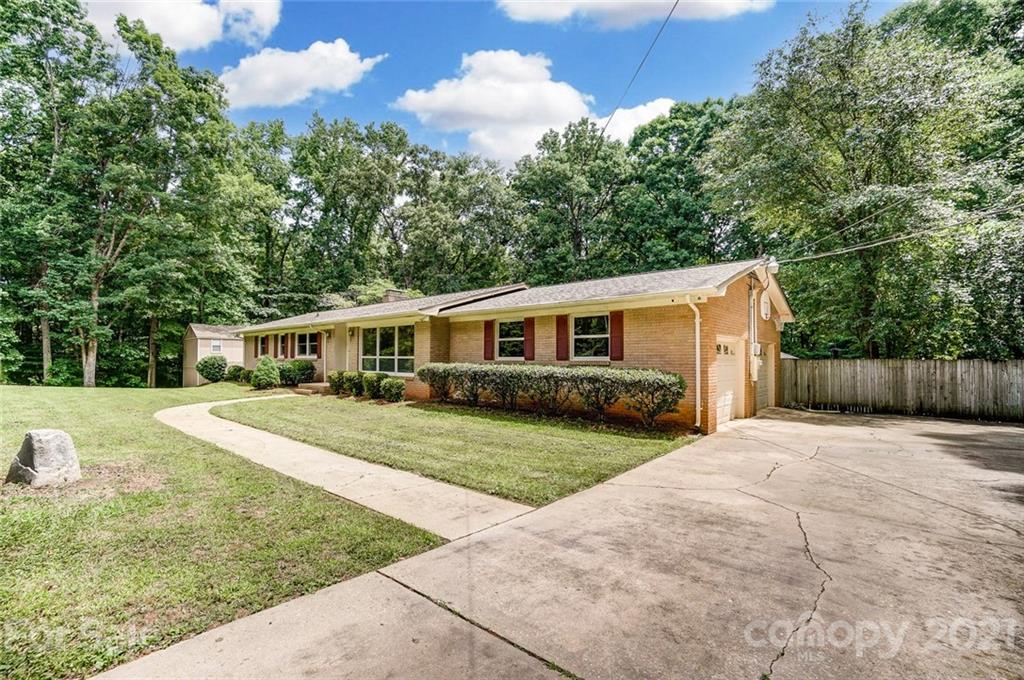 12285 Hartwood Road Midland, NC 28107 - Photo 5 of 33 Gallery Image 5