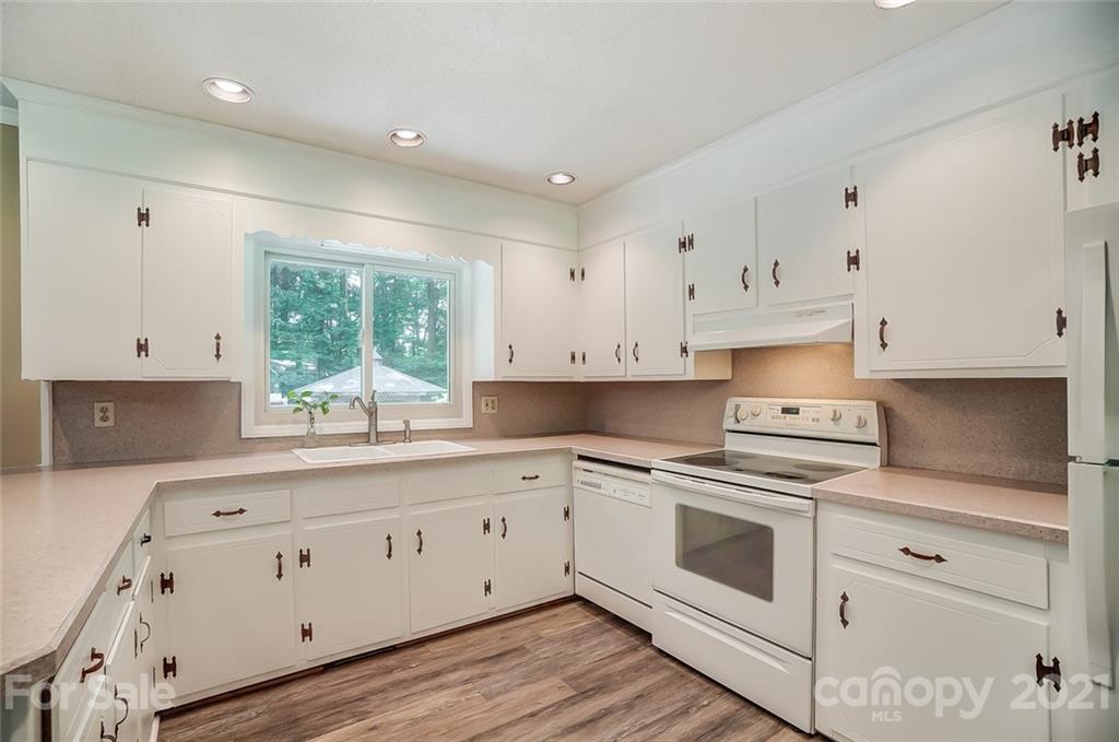12285 Hartwood Road Midland, NC 28107 - Photo 10 of 33 Gallery Image 10