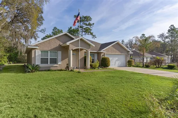 $335,000 | 13 Malauka Radial Run Road, Ocklawaha, FL 32179