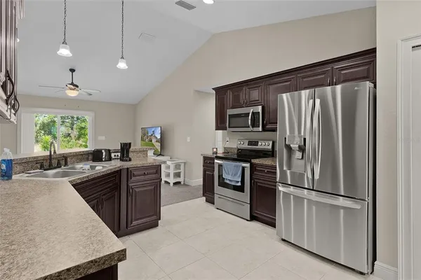 $335,000 | 13 Malauka Radial Run Road, Ocklawaha, FL 32179