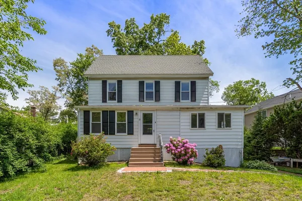 $729,900 | 13 Highland Road, Middleton, MA 01949