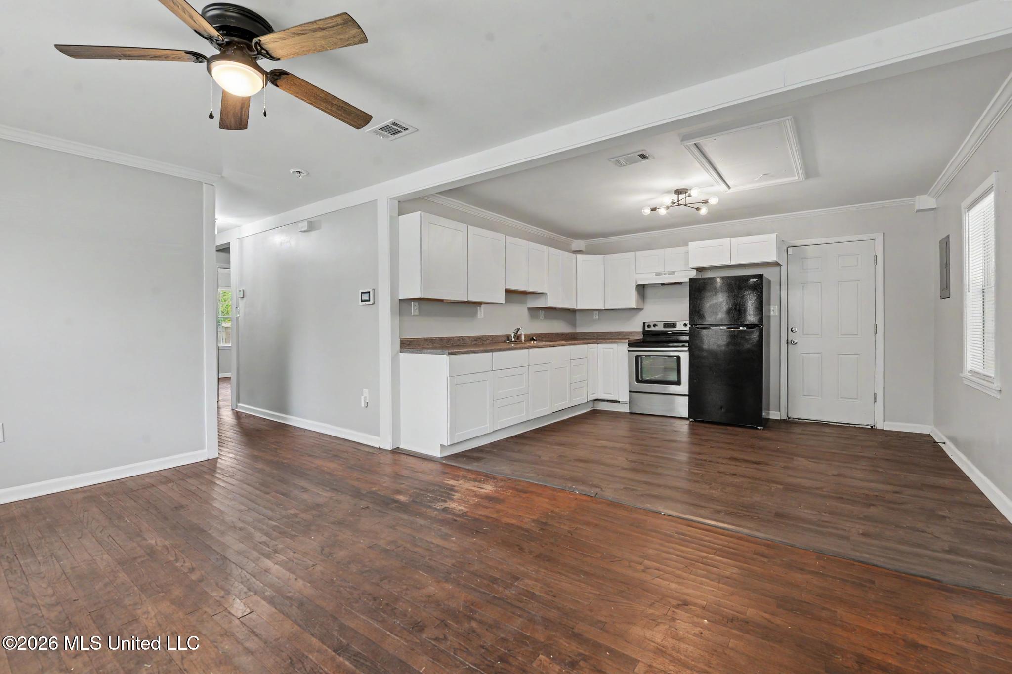 4301 Briggs Street Moss Point, MS 39563 - Photo 6 of 19 006