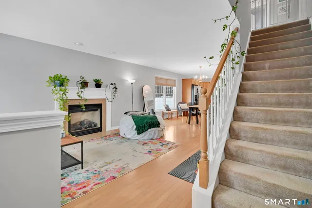 $349,900 | 12 Elizabeth Lane, Unit 12, Vernon, CT 06066