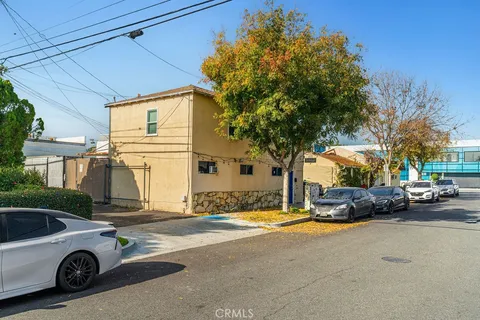 $1,100,000 | 2200 West Burbank Boulevard, Burbank, CA 91506