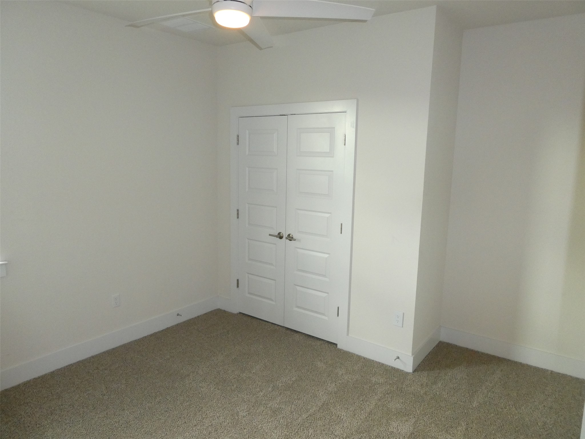8201 Greyhawk Cove Austin, TX 78744 - Photo 14 of 27