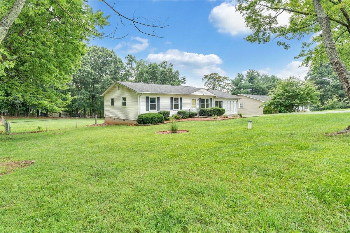 941 Martin McNeil Road Salem, VA 24153 - Photo 24 of 25 24-MIB04358-R5