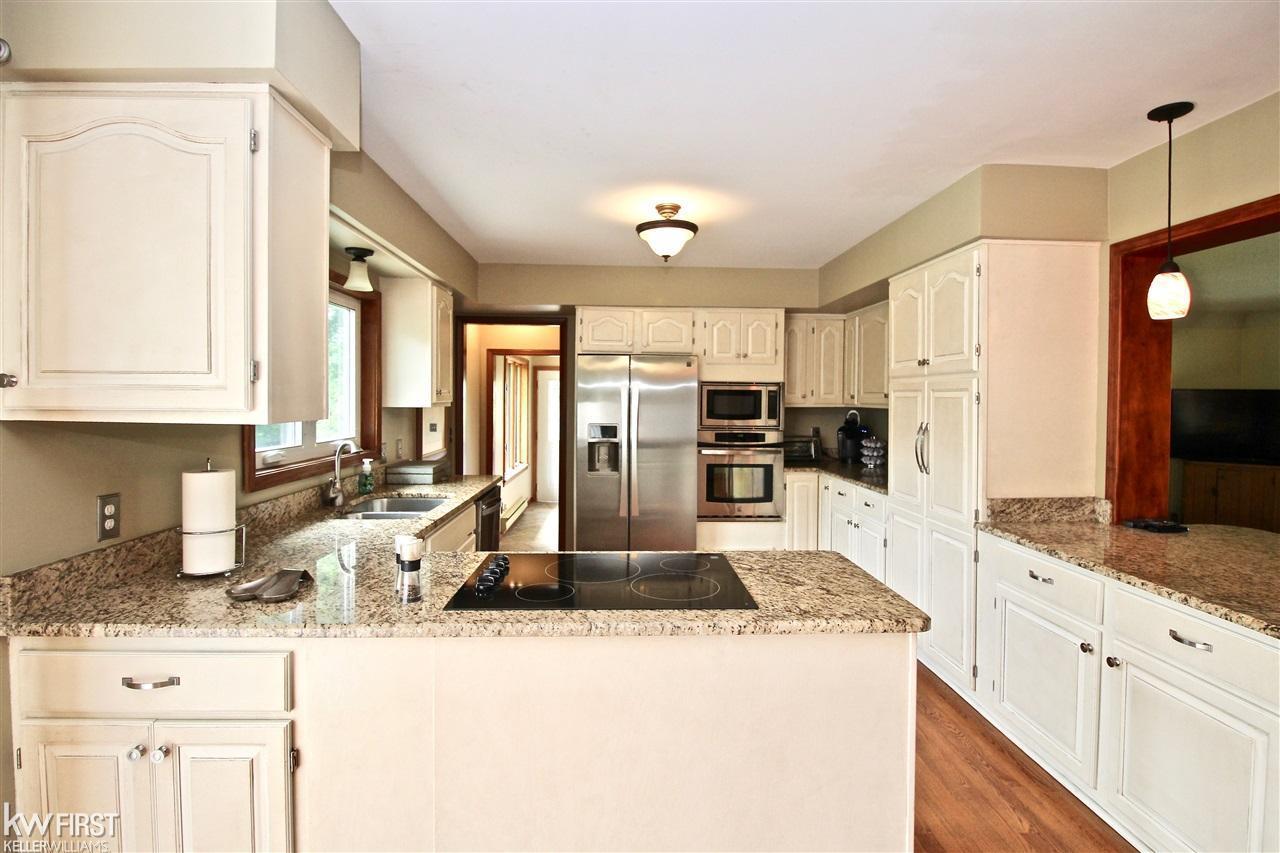 11163 West Mount Morris Road Flushing, MI 48433 - Photo 20 of 58 21466578-19.JPG