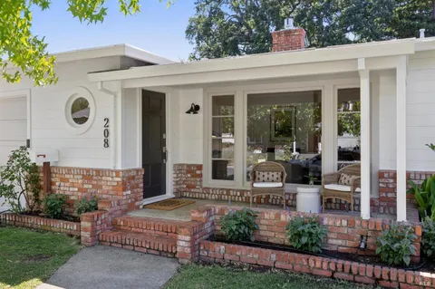 $1,995,000 | 208 Brookside Drive, San Anselmo, CA 94960