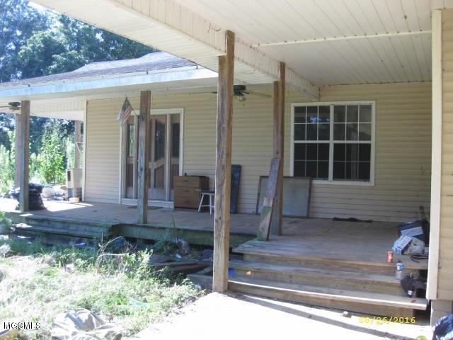 1449 Ceasar Road Carriere, MS 39426 - Photo 2 of 8 826porch4