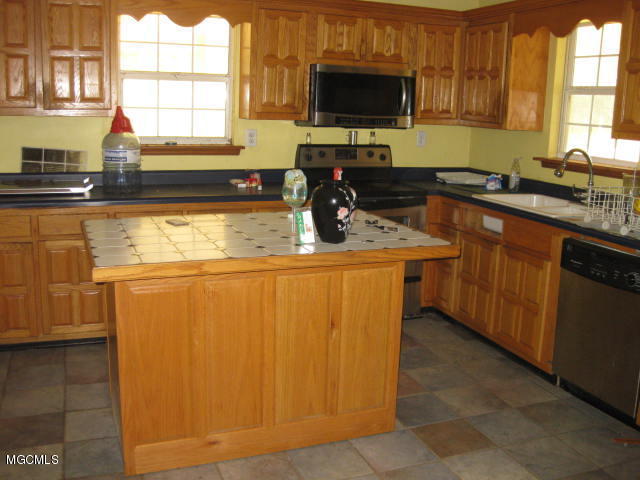 1449 Ceasar Road Carriere, MS 39426 - Photo 5 of 8 IMG_2238