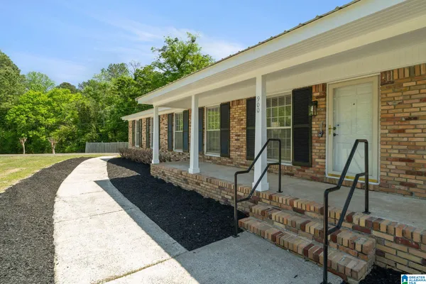 $375,000 | 900 Larkwood Drive Northeast, Cullman, AL 35055