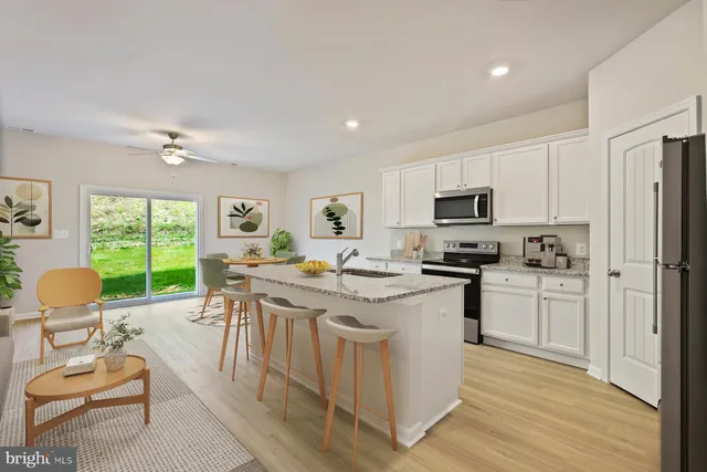 $272,900 | 26 Paddington Street, Falling Waters, WV 25419