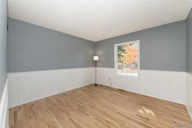 $206,000 | 2267 Bensonhurst Drive, Florissant, MO 63031