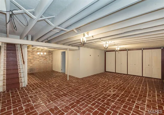 $206,000 | 2267 Bensonhurst Drive, Florissant, MO 63031